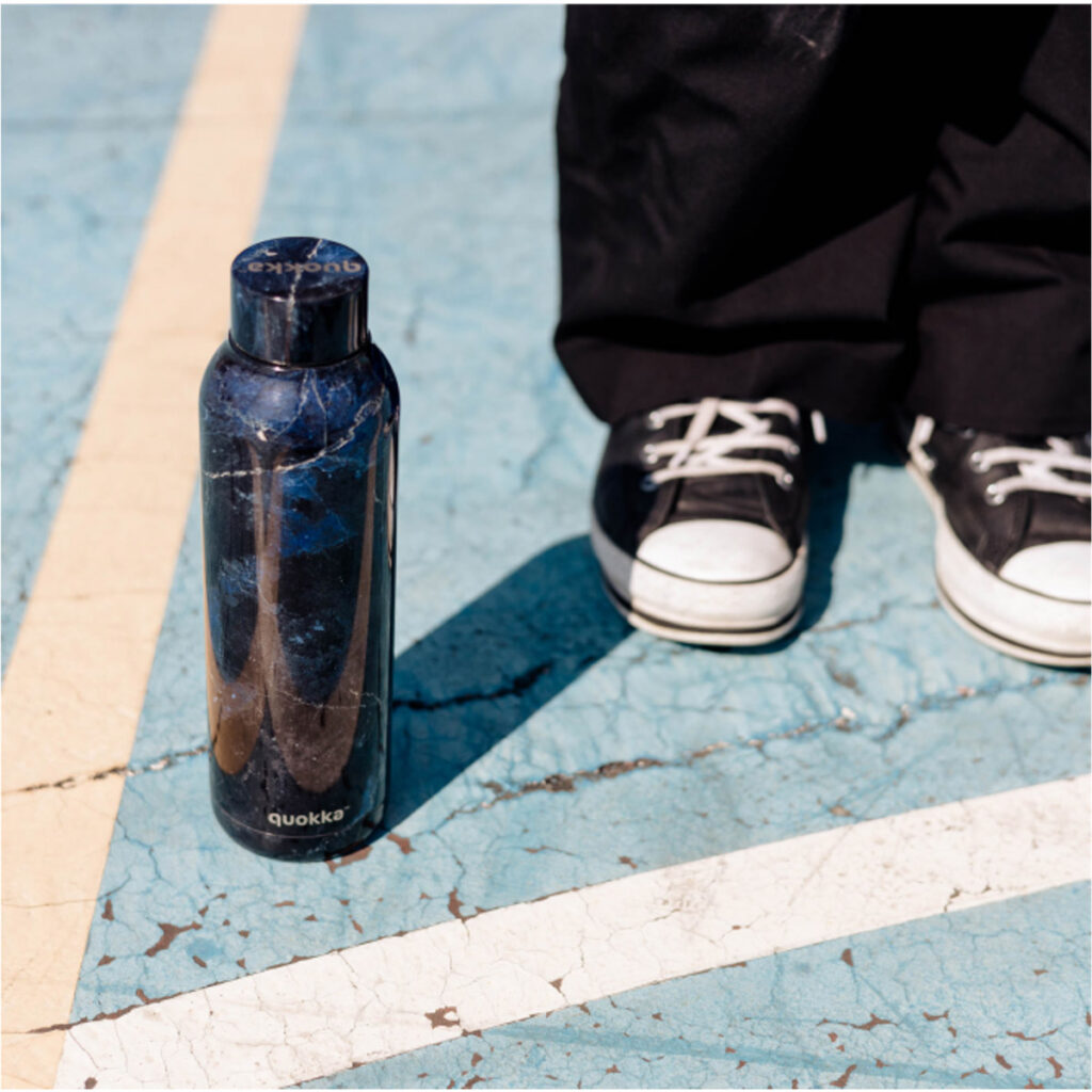 QUOKKA fľaša 630 ml – BLACK MARBLE