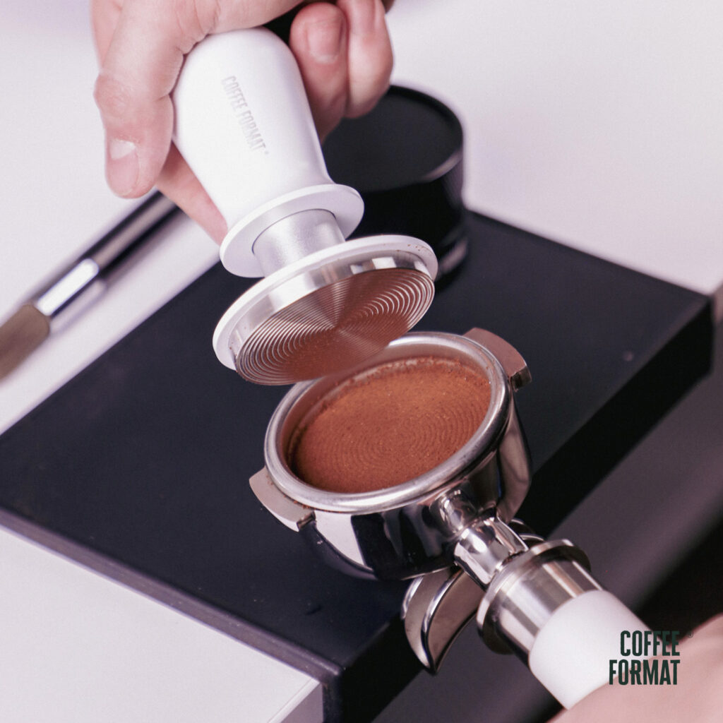 Dynamometrický tamper Coffee Format CT-02 White