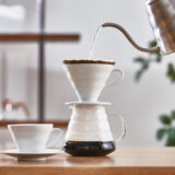 HARIO V60-02 Keramický dripper (biely)